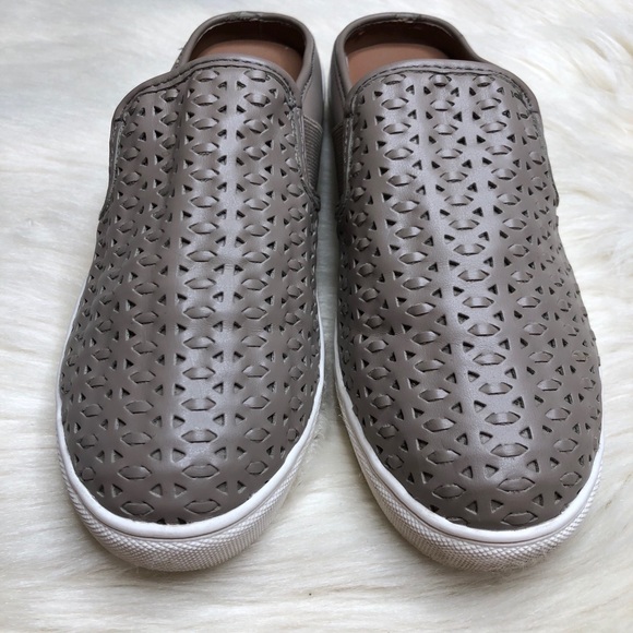 *2 for $10* Steve Madden Slope Taupe Woven Slides - Picture 3 of 6